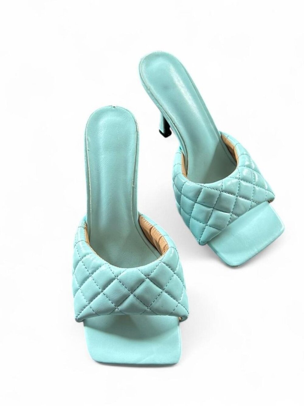 Baby blue quilted leather mules with square toe and high heel #glamour #heels